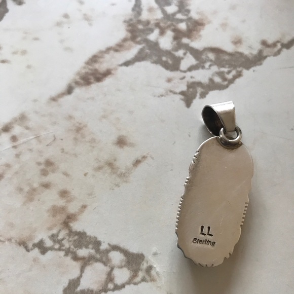 Native American Spiny Oyster Shell Pendant, signed LL - Picture 3 of 6